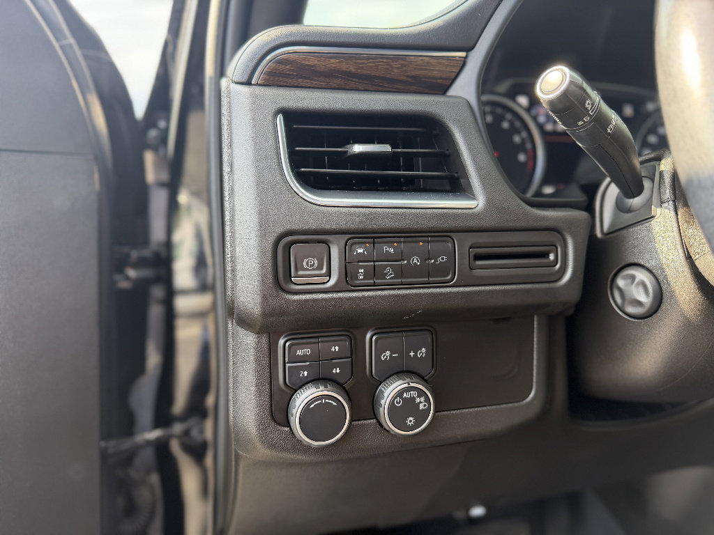 Used 2021 Chevrolet Tahoe Premier AWD/4WD image 16