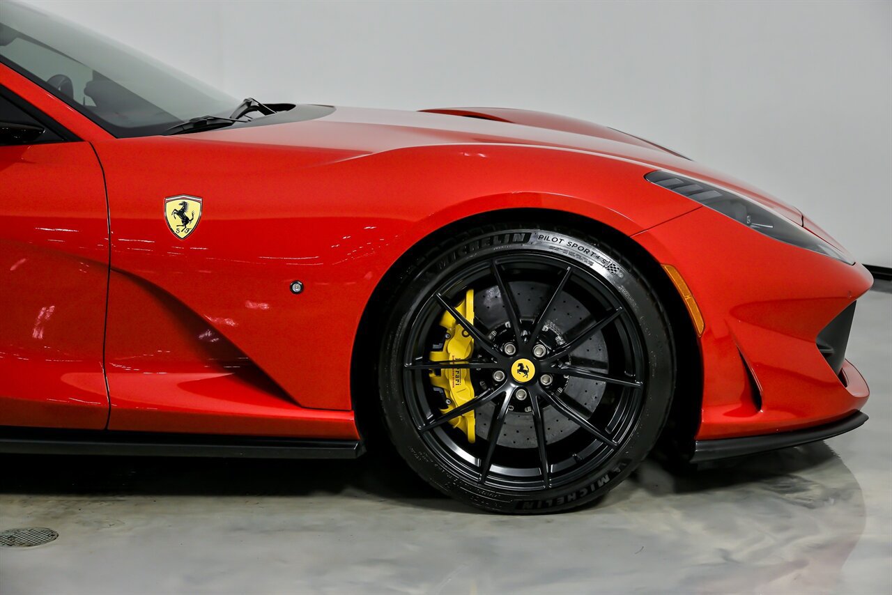 Used 2018 Ferrari 812 Superfast RWD image 14