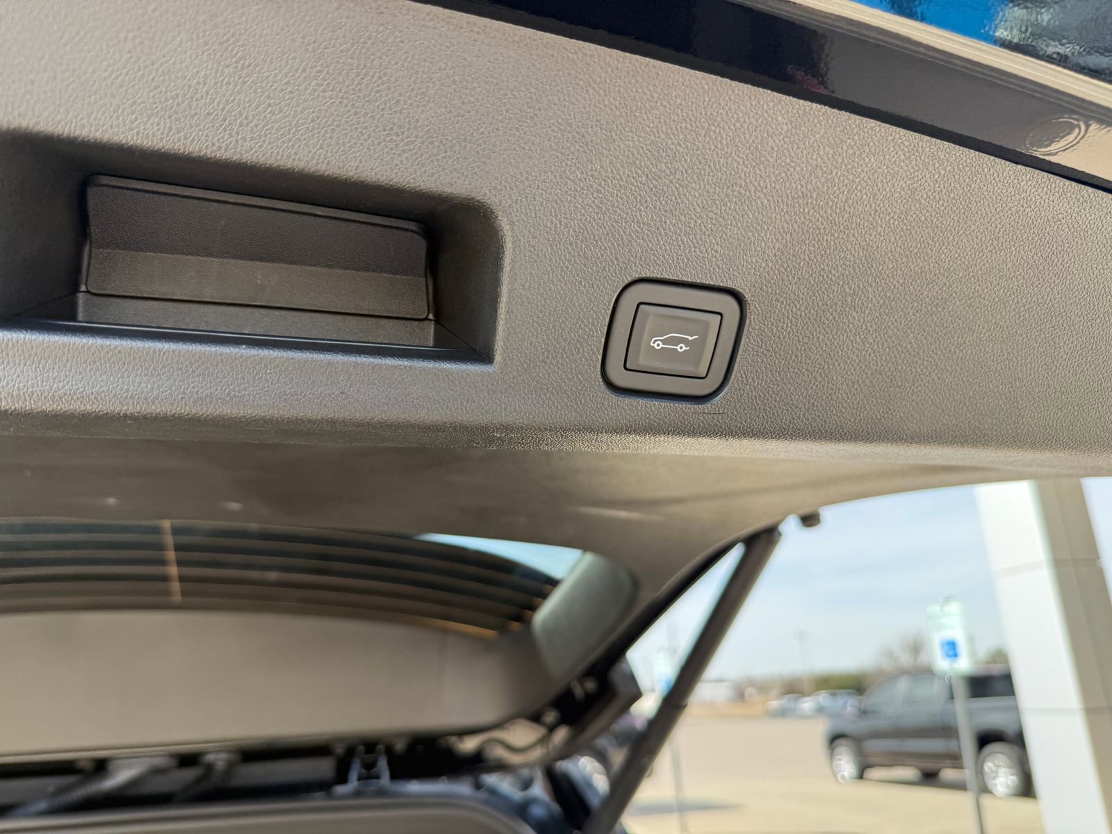 Used 2025 GMC Acadia Elevation image 5