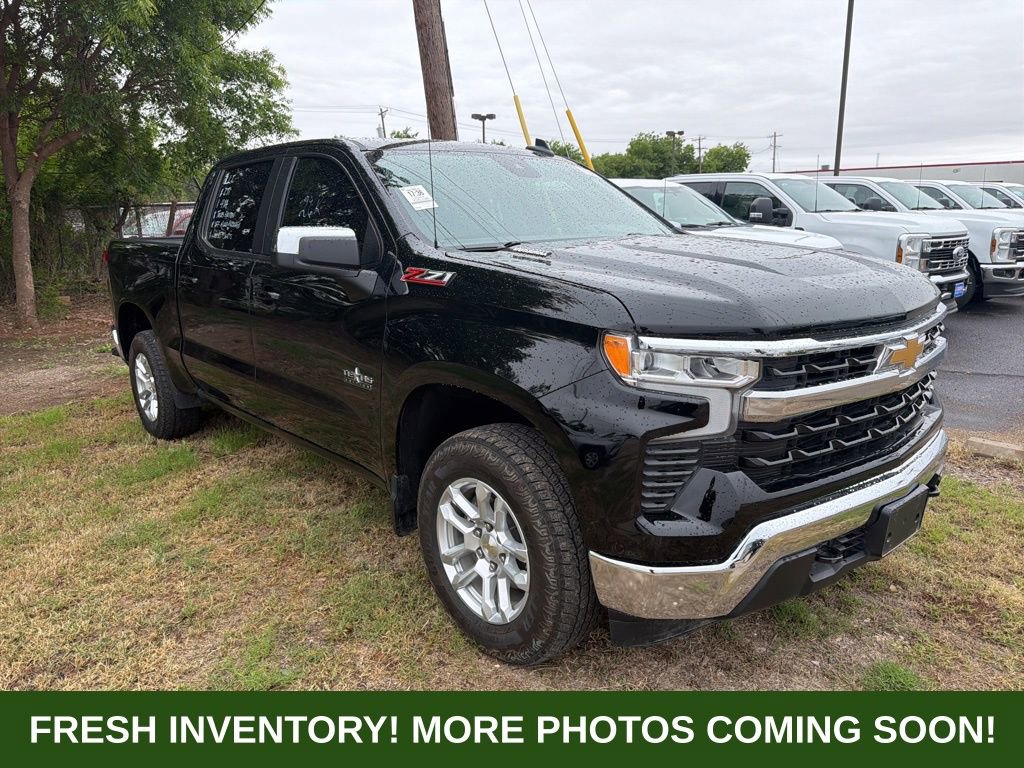 Used 2024 Chevrolet Silverado 1500 LT w/ Z71 Off-Road Package AWD/4WD image 1