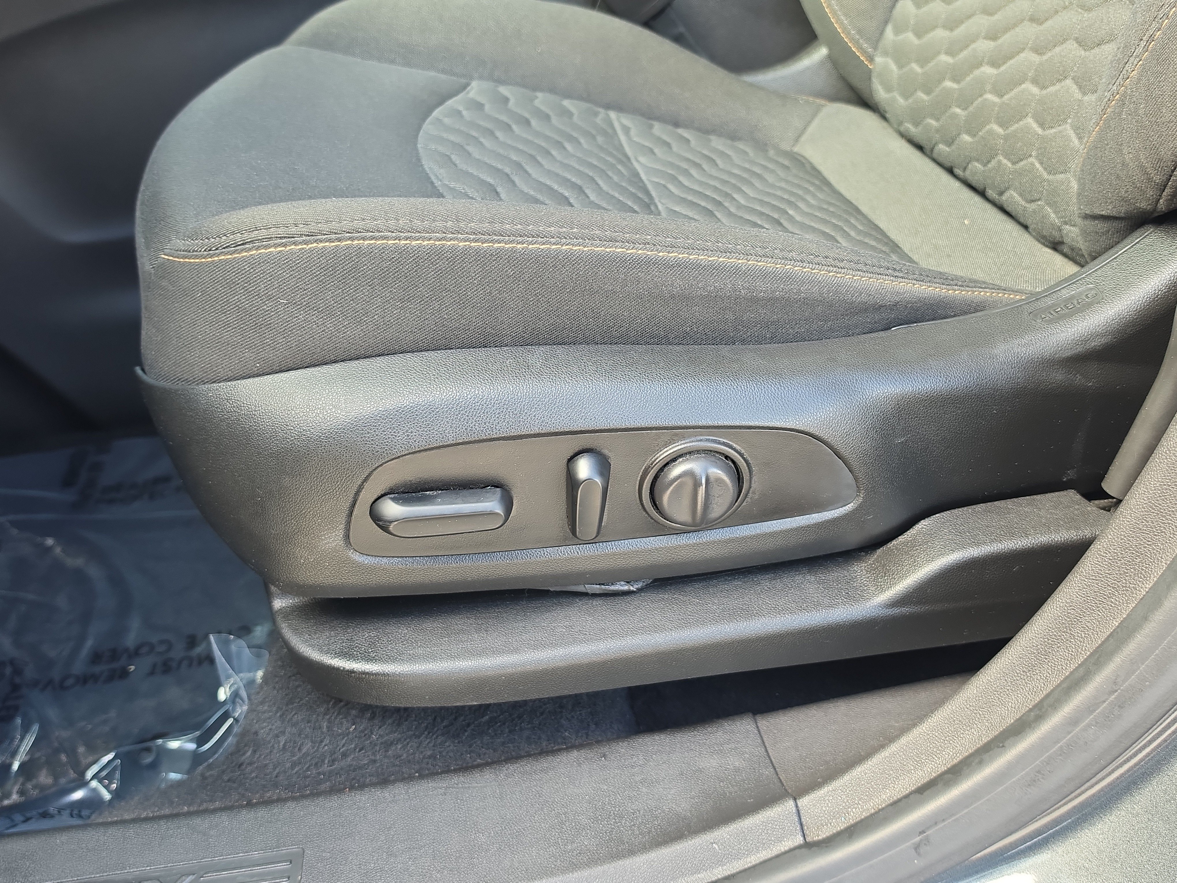 Used 2021 Chevrolet Equinox LT FWD image 21