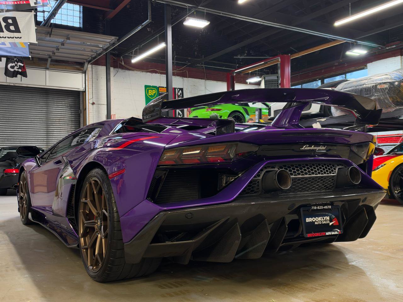 Used 2020 Lamborghini Aventador SVJ AWD/4WD image 9
