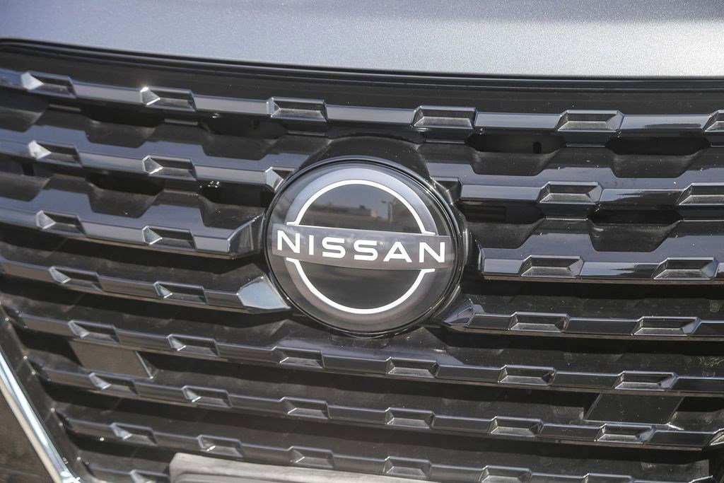 Certified 2025 Nissan Kicks Play S image 5