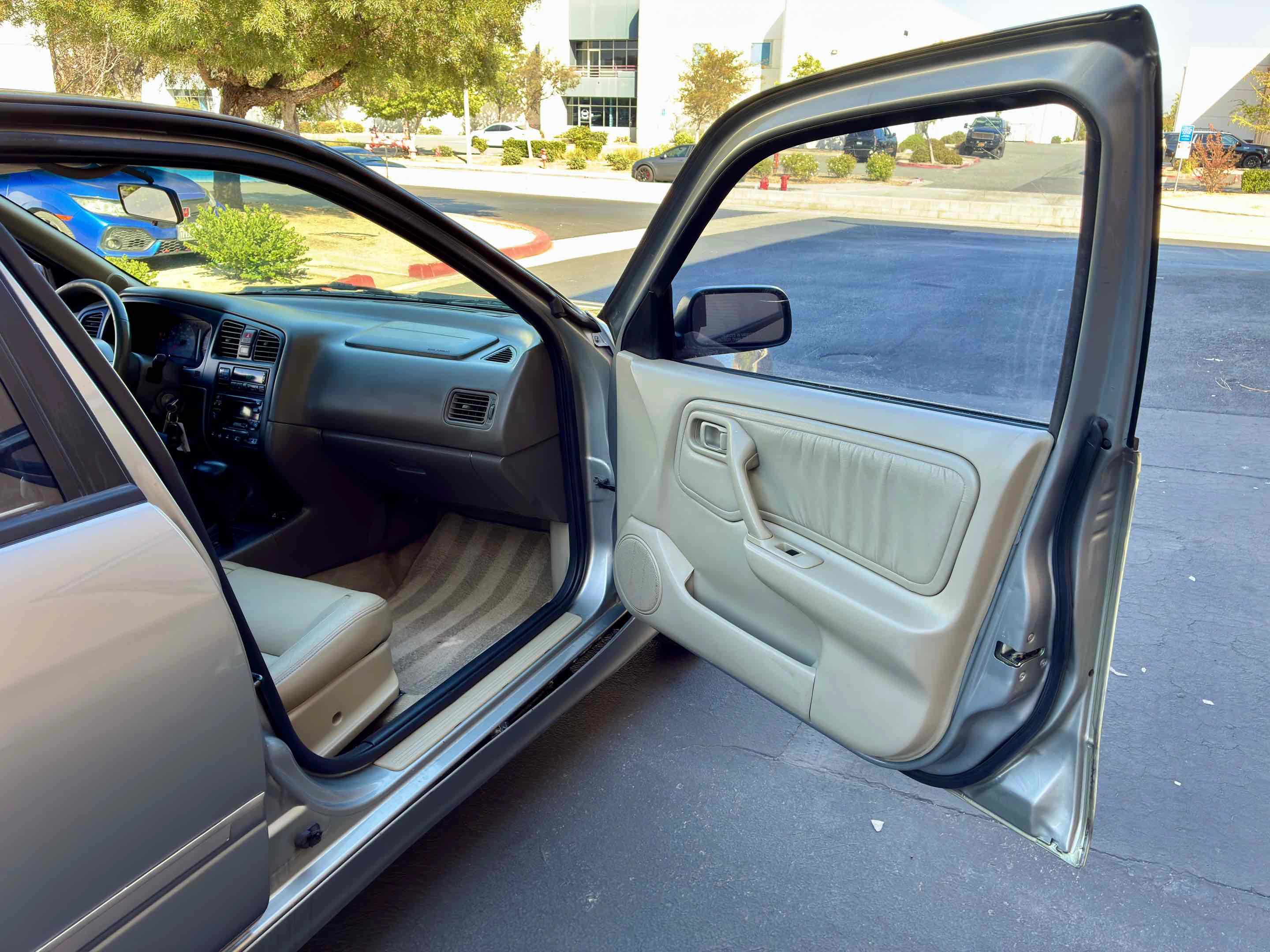 Used 1999 INFINITI G20 FWD image 35