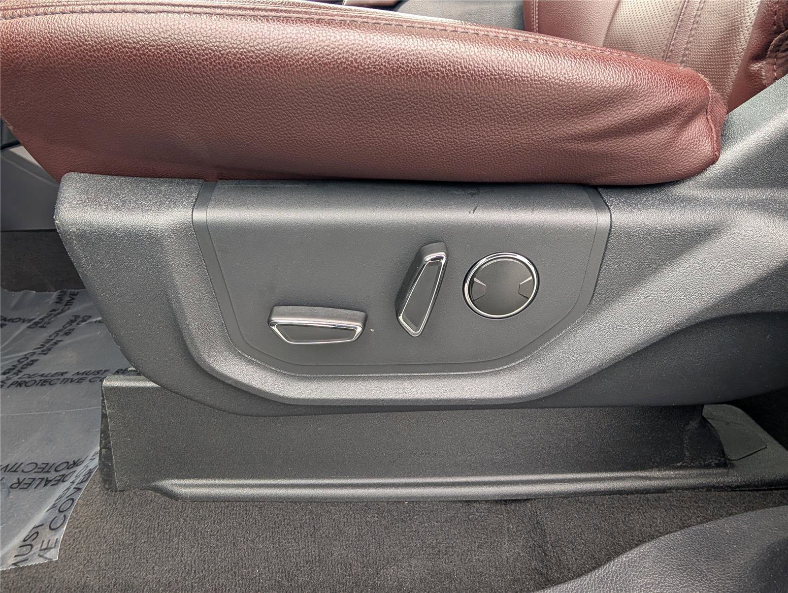 Used 2024 Ford Expedition Limited image 22