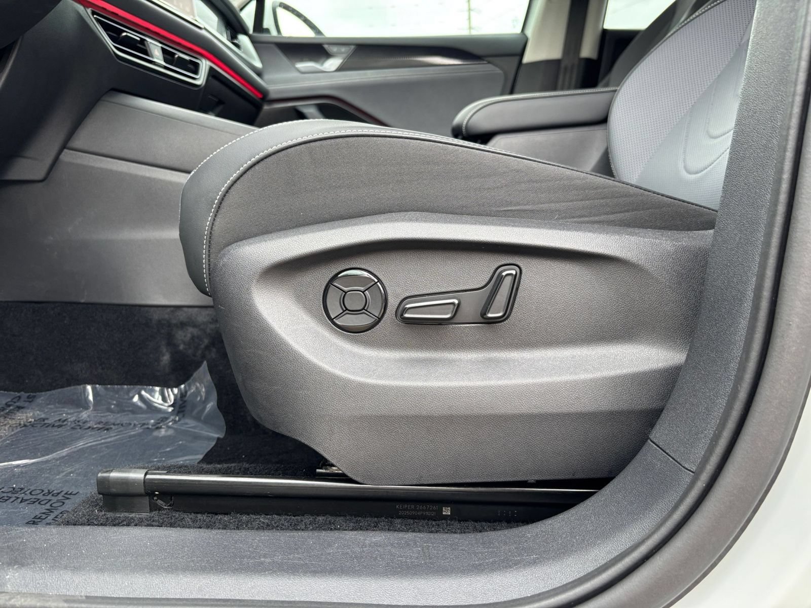 Used 2026 Volkswagen Tiguan SE FWD image 20