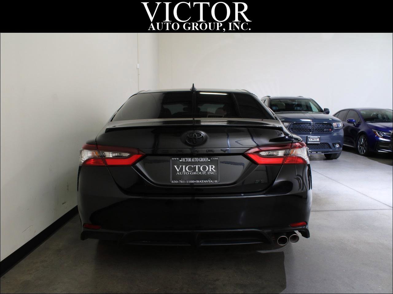 Used 2022 Toyota Camry SE FWD image 9