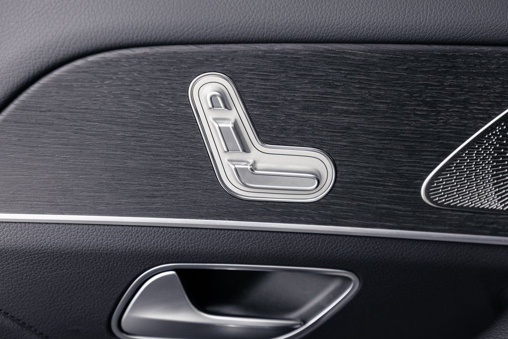 Used 2026 Mercedes-Benz GLS 450 4MATIC image 28
