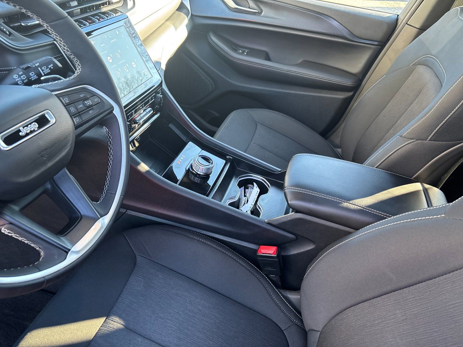 Used 2024 Jeep Grand Cherokee Laredo X w/ Luxury Tech Group I image 11