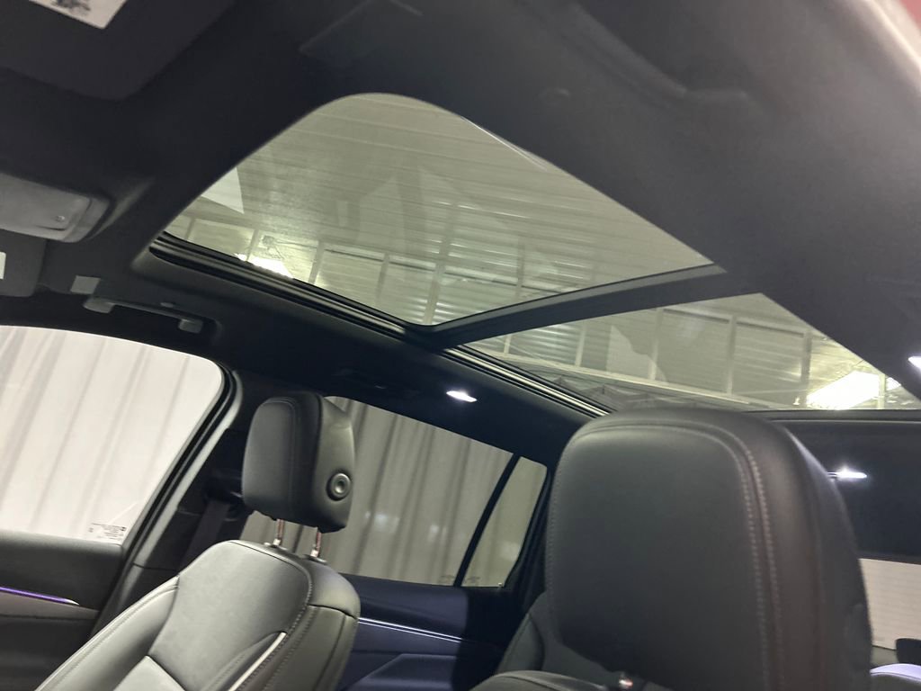 Used 2025 Buick Enclave Preferred image 23