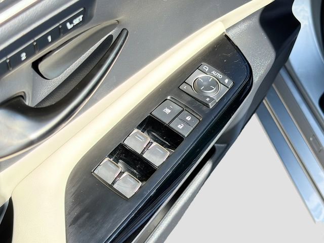 Used 2024 Lexus ES 350 w/ Premium Package image 22