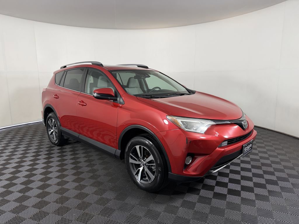 Used 2017 Toyota RAV4 XLE image 4