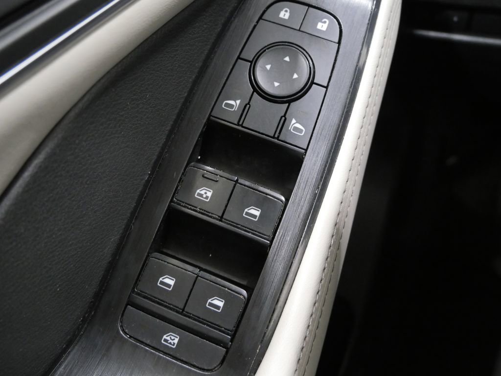 Used 2021 Nissan Rogue SV w/ Premium Package AWD/4WD image 13