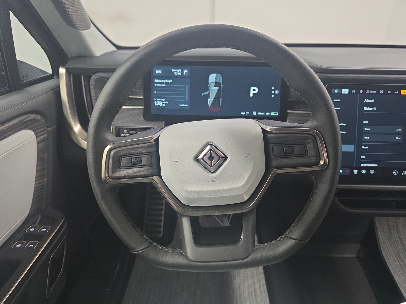 Used 2024 Rivian R1S Adventure AWD/4WD image 28