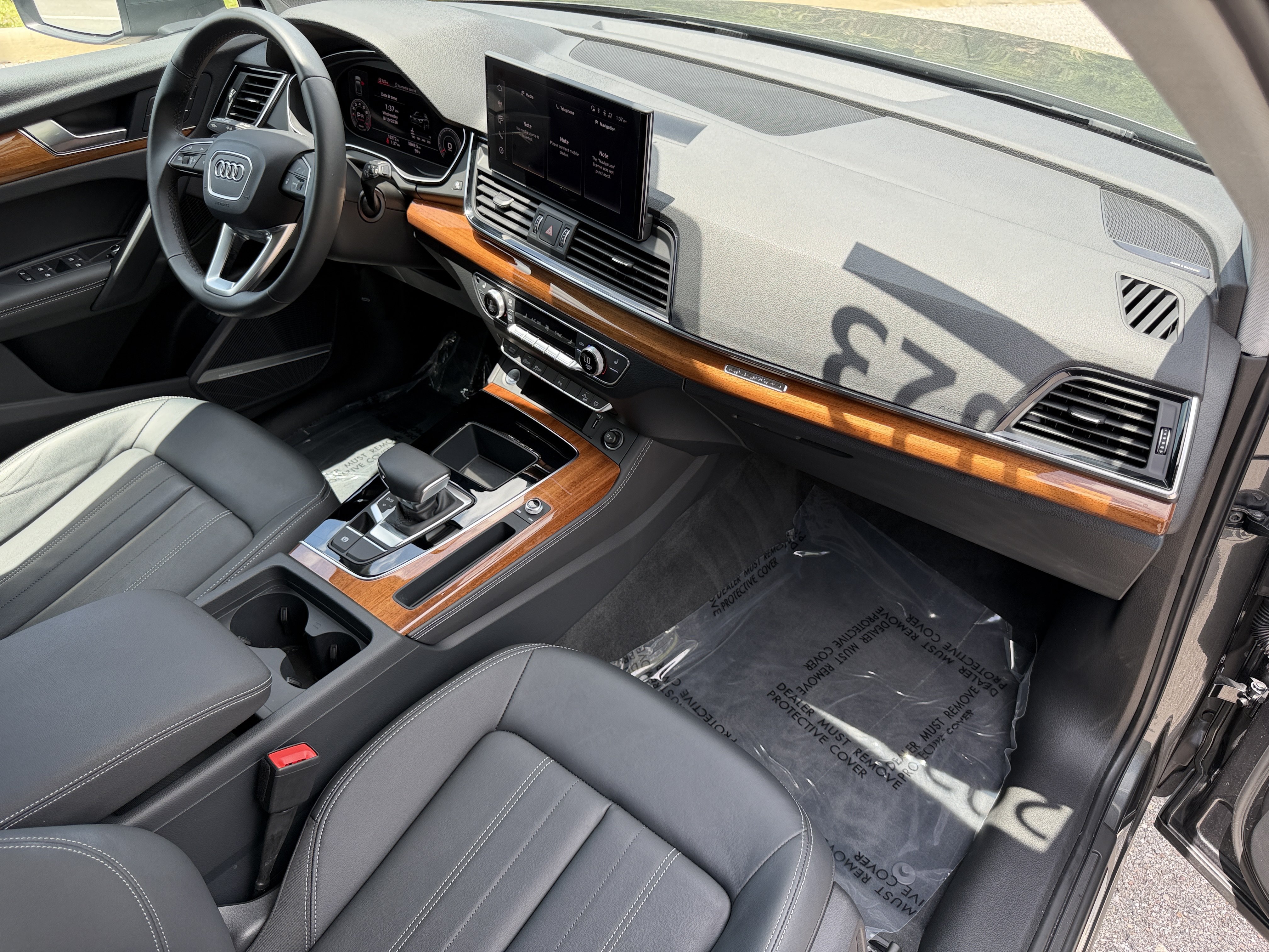 Used 2023 Audi Q5 2.0T Premium Plus w/ Premium Plus Package AWD/4WD image 12