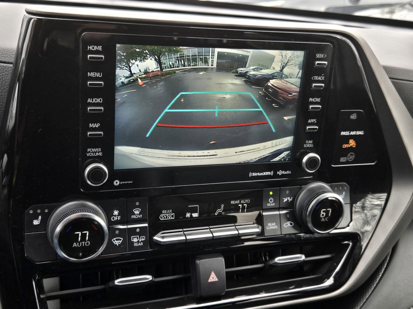 Certified 2022 Toyota Highlander XLE image 16