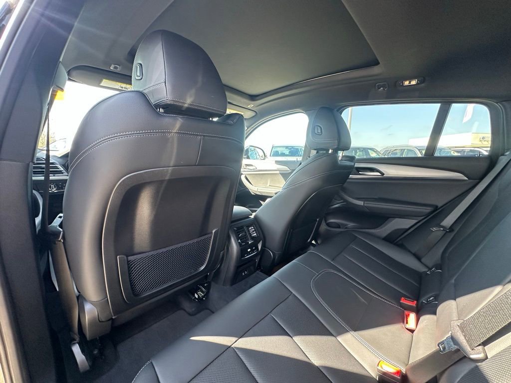 Certified 2025 BMW X4 xDrive30i image 21