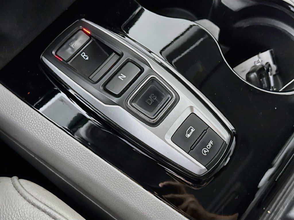 Used 2016 Honda Pilot Touring image 21