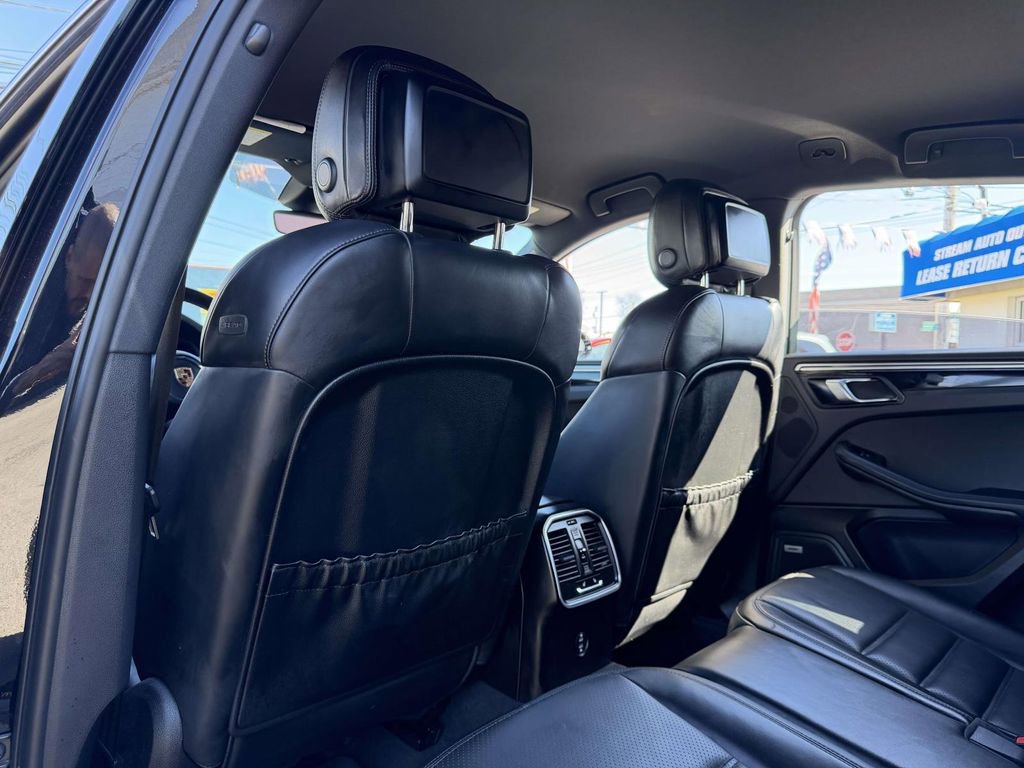 Used 2022 Porsche Macan S AWD/4WD image 21