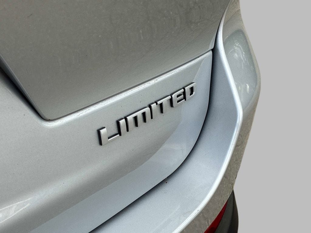 Used 2024 Jeep Grand Cherokee L Limited AWD/4WD image 11