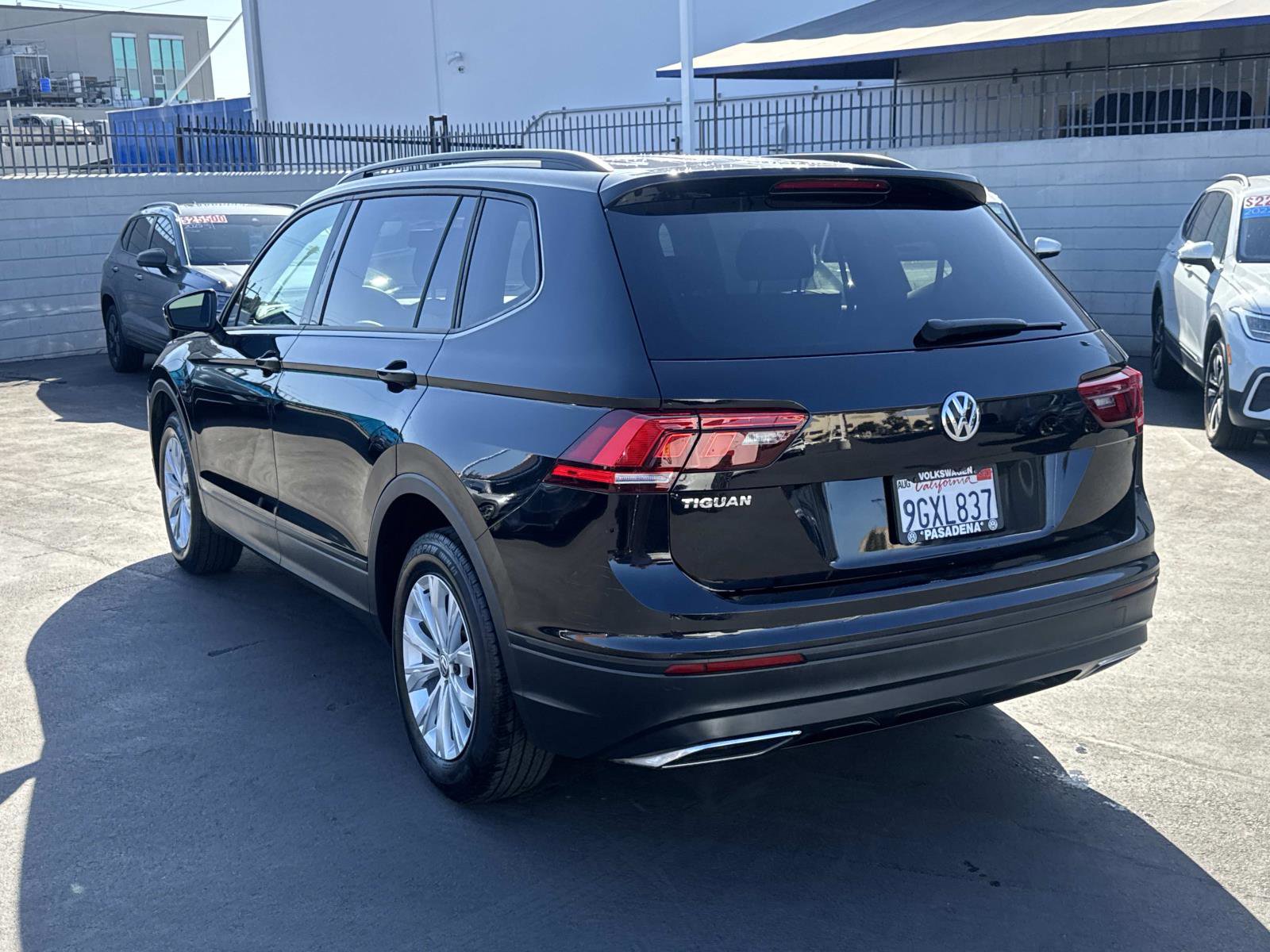 Used 2019 Volkswagen Tiguan S FWD image 3