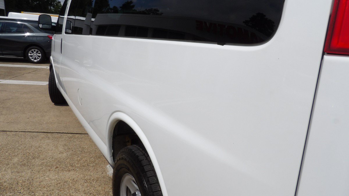 Used 2017 Chevrolet Express 3500 LS RWD image 8