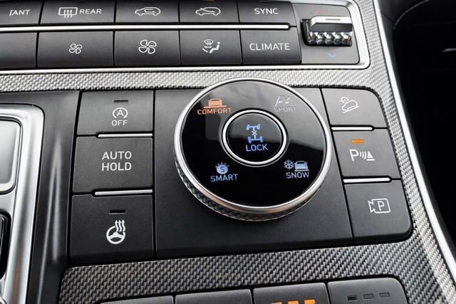 Used 2023 Hyundai Santa Fe Limited AWD/4WD image 19