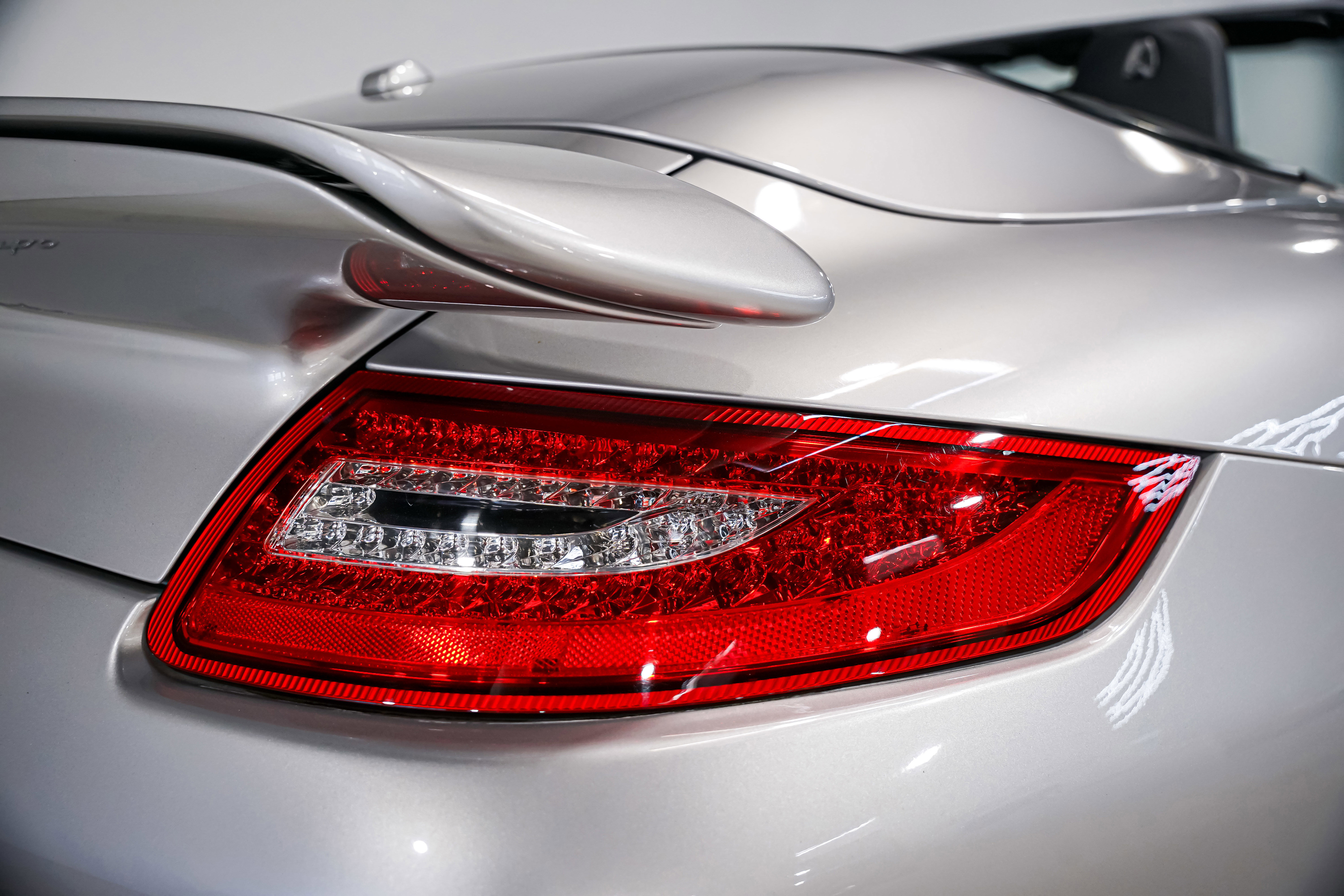 Used 2009 Porsche 911 Turbo image 38