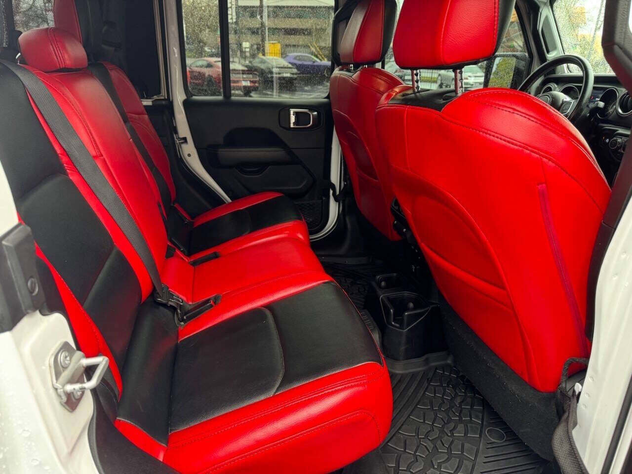 Used 2020 Jeep Gladiator Overland w/ Trailer Tow Package image 11