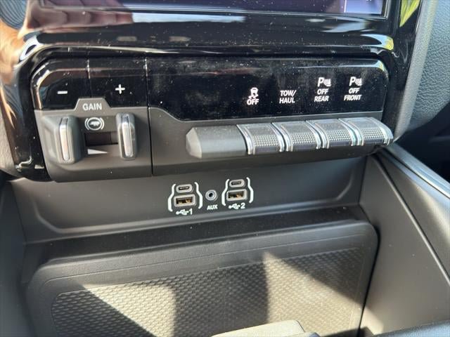New 2026 RAM 2500 Big Horn AWD/4WD image 40