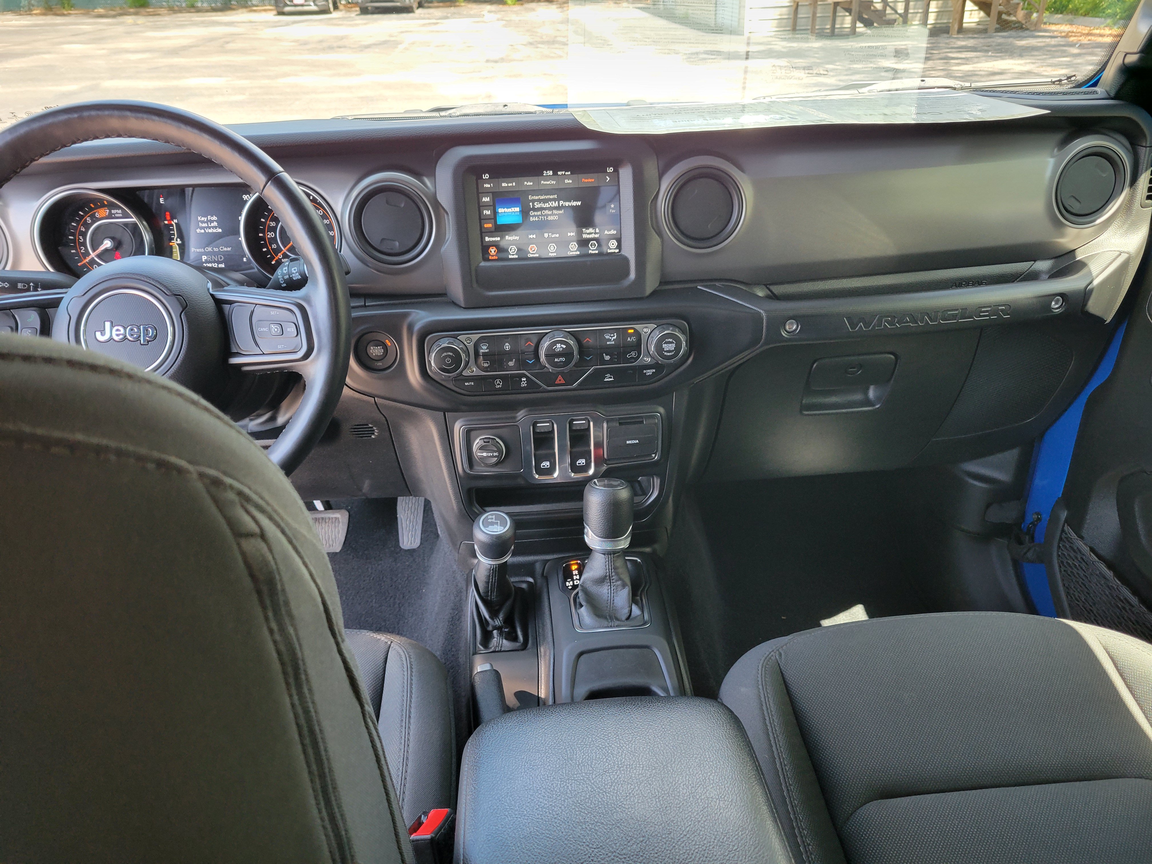 Used 2022 Jeep Wrangler Sport AWD/4WD image 12