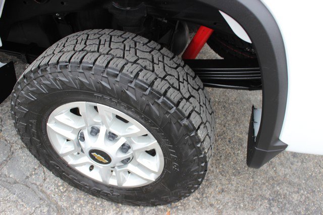 Used 2024 Chevrolet Silverado 2500 LT w/ Convenience Package image 6