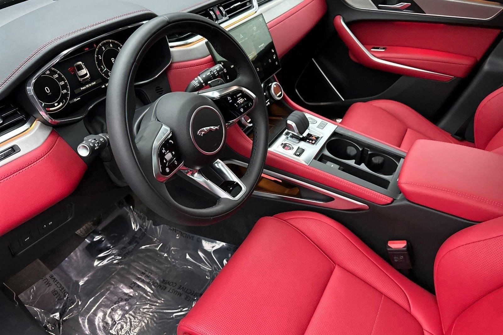 Used 2025 Jaguar F-PACE R-Dynamic S AWD/4WD image 4