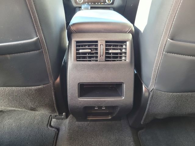 Used 2025 Mitsubishi Outlander SE image 17