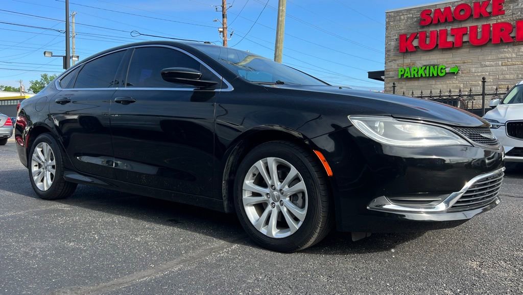 Used 2017 Chrysler 200 Limited Platinum FWD image 10