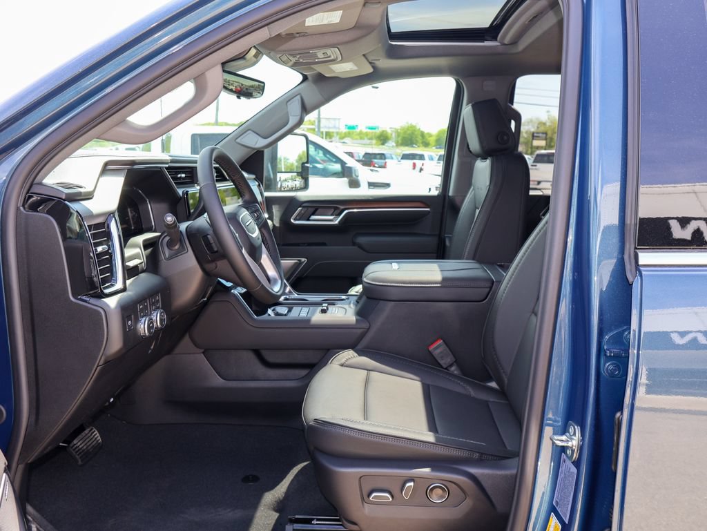 New 2026 GMC Sierra 3500 Denali w/ Denali Reserve Package AWD/4WD image 8