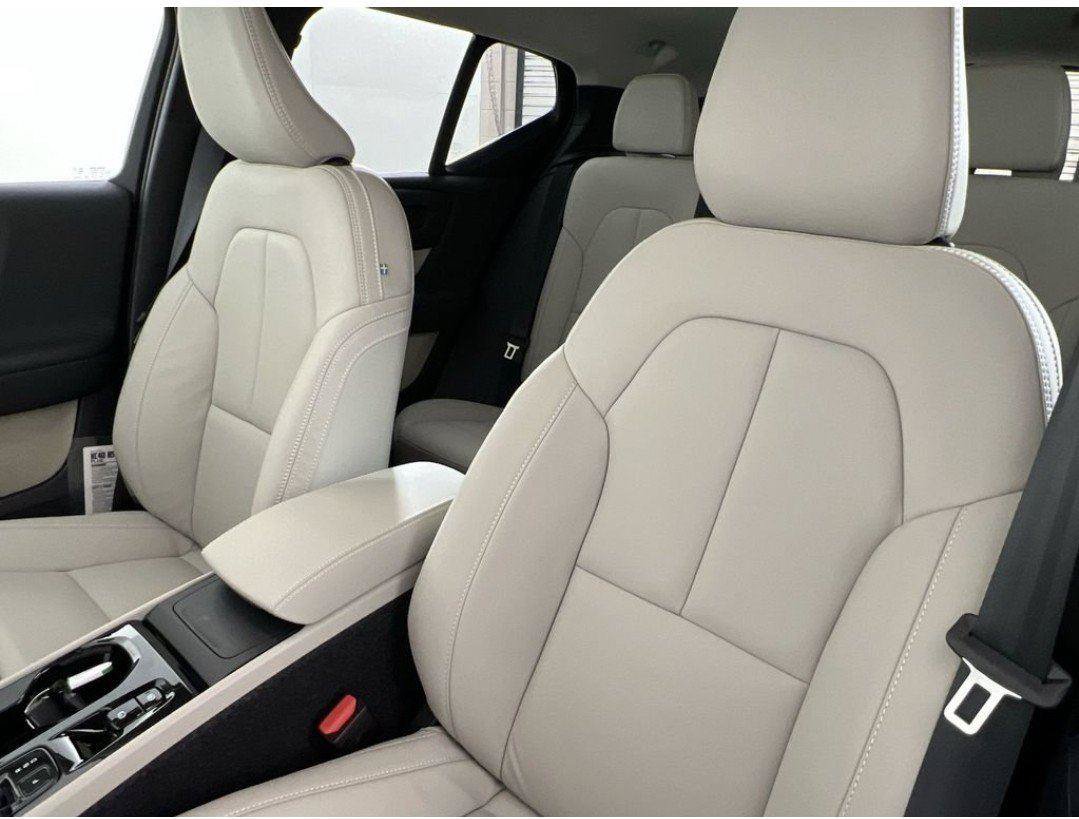 Certified 2026 Volvo XC40 B5 Plus w/ Protection Package Premier AWD/4WD image 17