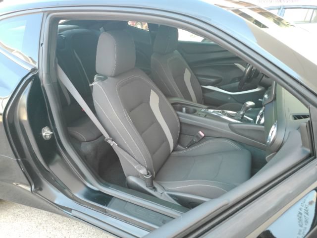 Used 2017 Chevrolet Camaro LT w/ Technology Package RWD image 18