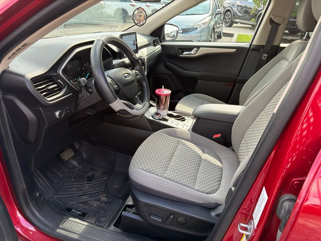 Used 2020 Ford Escape SE FWD image 12