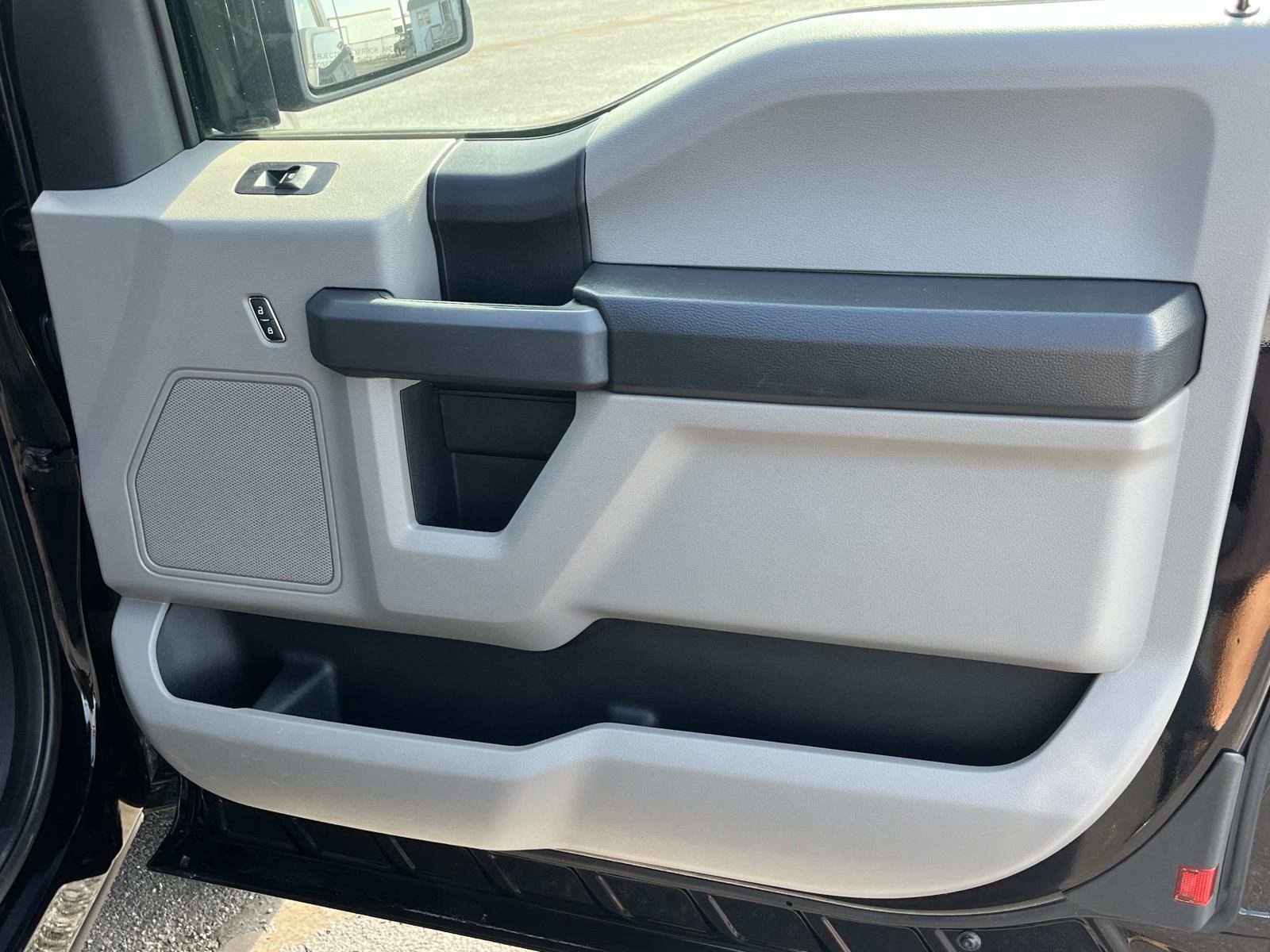 Used 2017 Ford F150 XL w/ Equipment Group 101A Mid AWD/4WD image 21