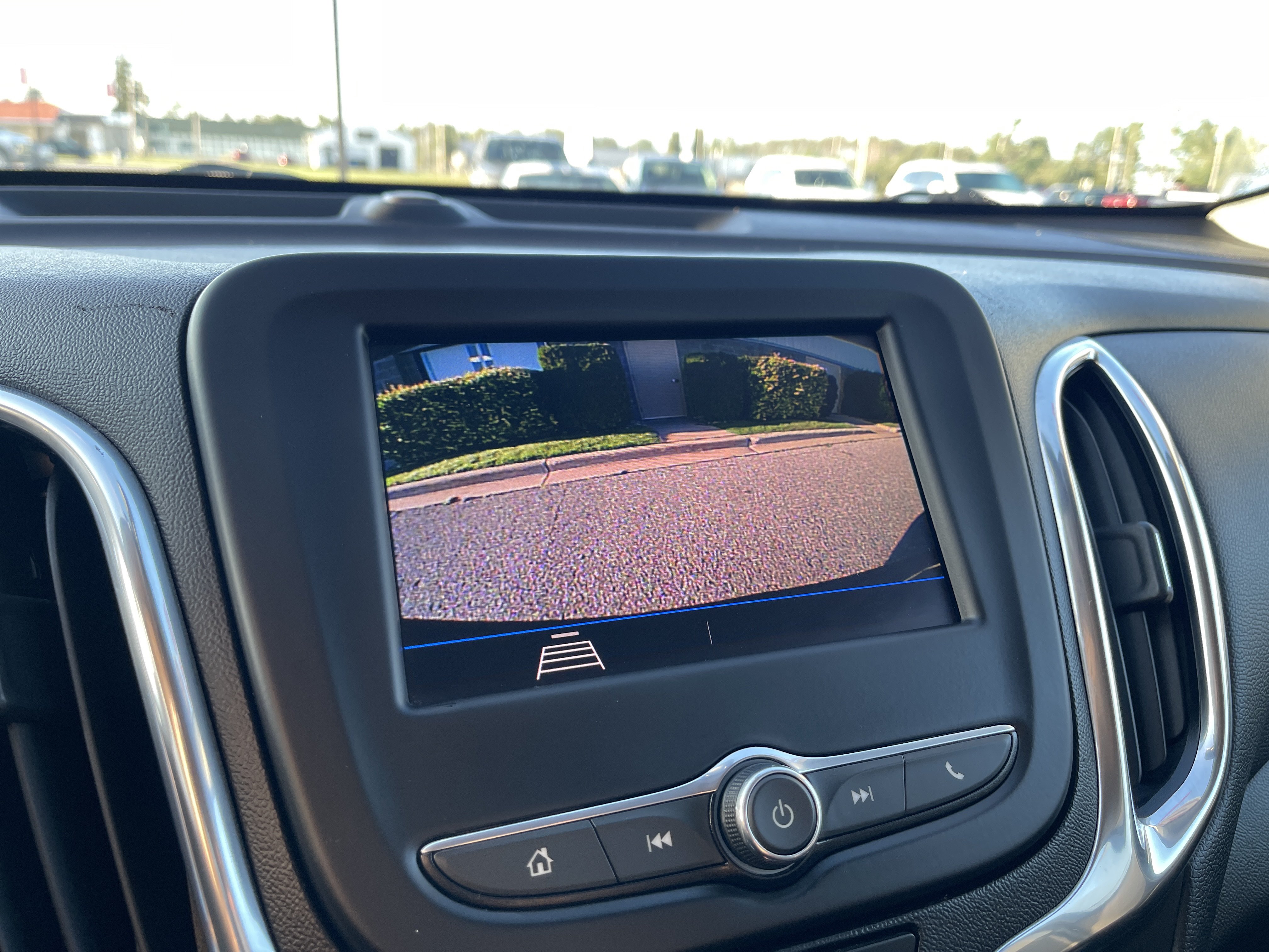 Used 2020 Chevrolet Equinox LT AWD/4WD image 17