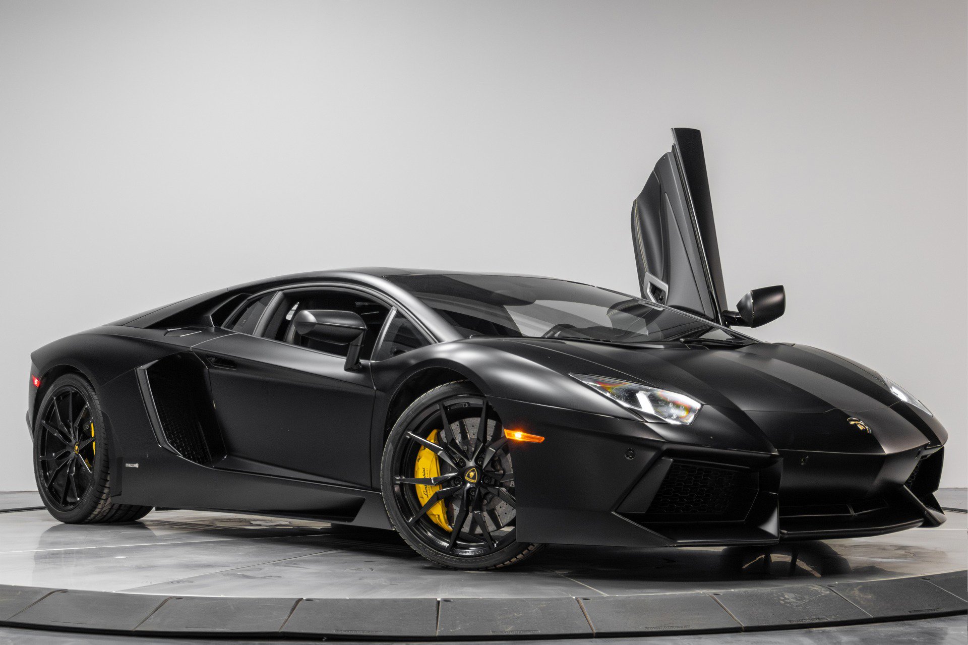 Used 2014 Lamborghini Aventador LP 700-4 image 39
