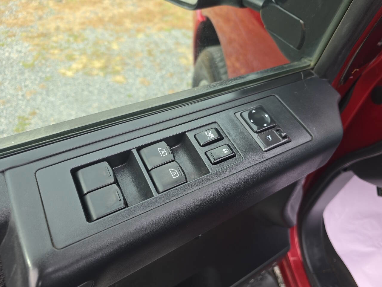 Used 2014 Nissan Titan SV w/ SV Premium Utility Package image 11