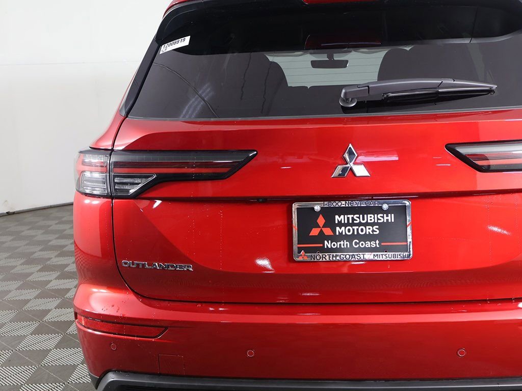 New 2026 Mitsubishi Outlander ES AWD/4WD image 16