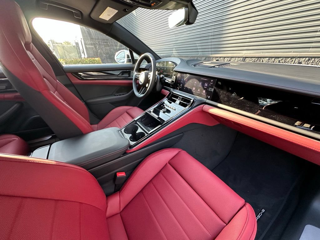 Used 2026 Porsche Panamera RWD image 38