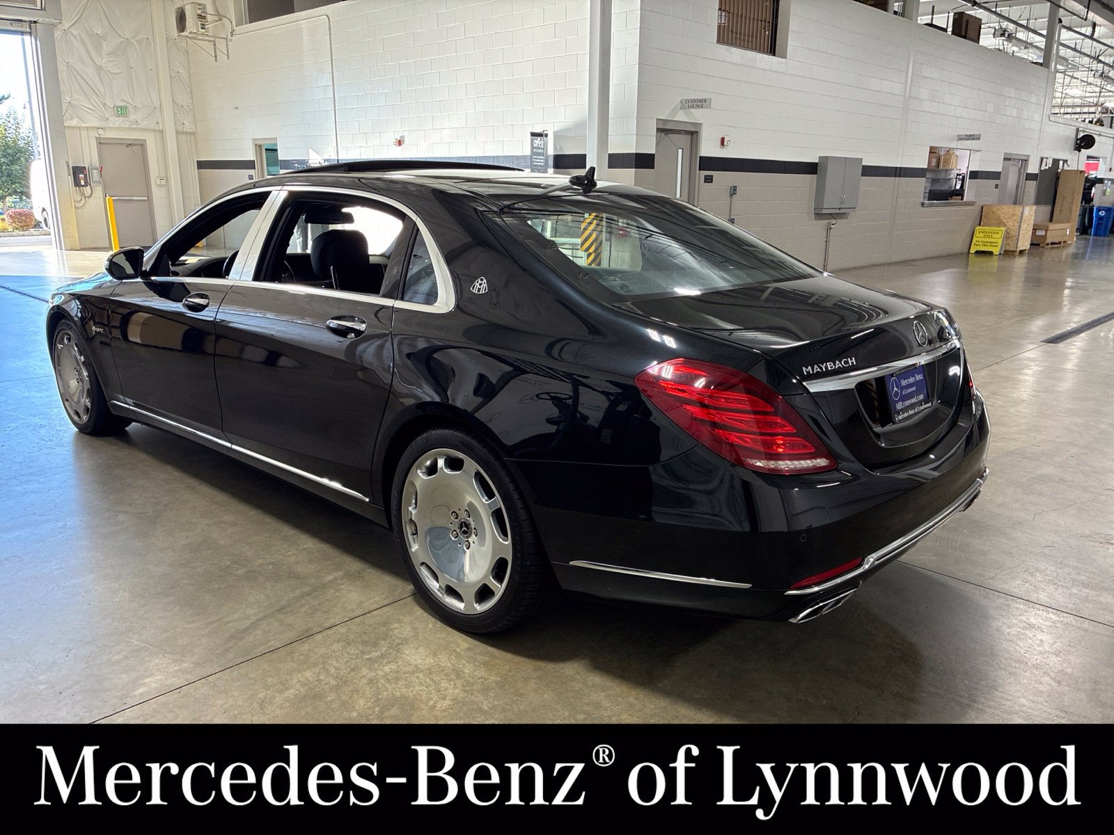 Used 2017 Mercedes-Benz Maybach S 550 4MATIC image 3