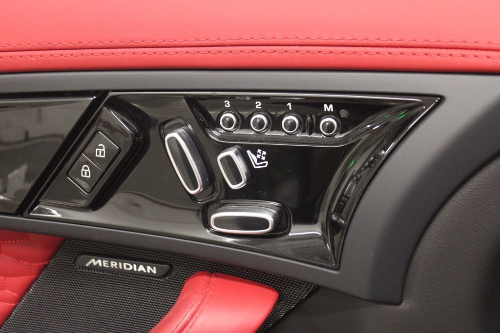 Used 2024 Jaguar F-TYPE R AWD/4WD image 16