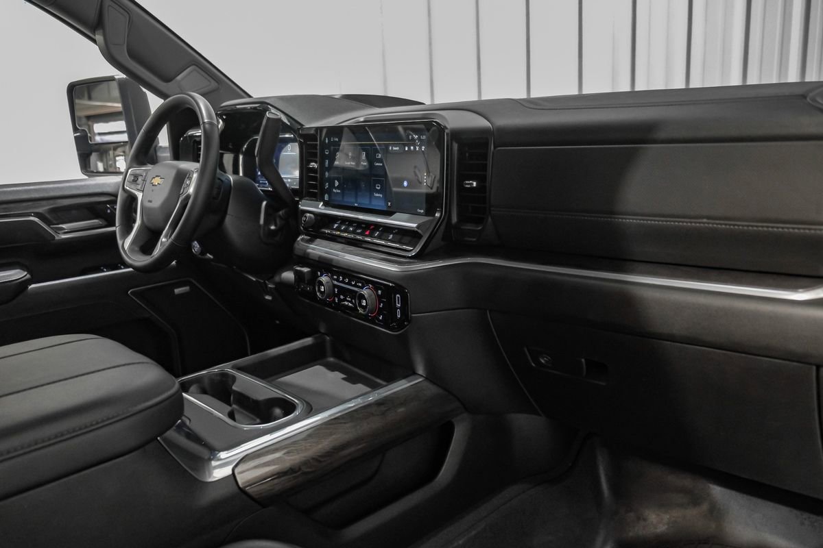 Used 2025 Chevrolet Silverado 2500 LTZ w/ LTZ Premium Texas Edition image 13