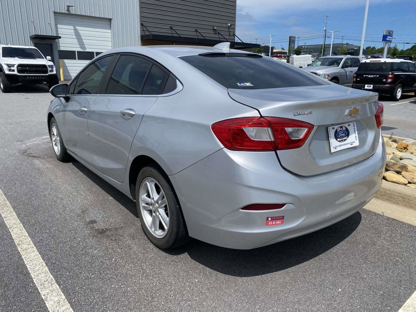 Used 2017 Chevrolet Cruze LT FWD image 5