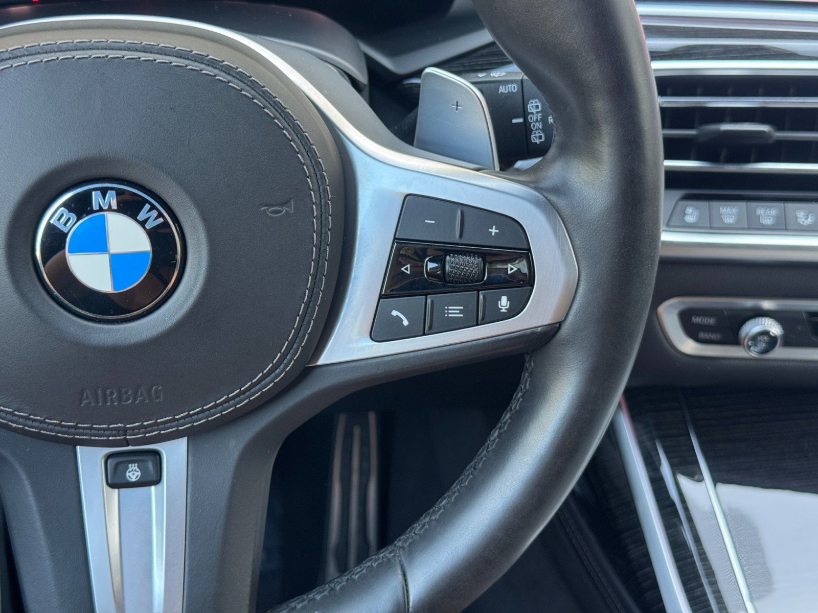 Used 2020 BMW X7 xDrive40i w/ M Sport Package AWD/4WD image 24